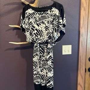 Sangria dress size 8 blackk and whitete
